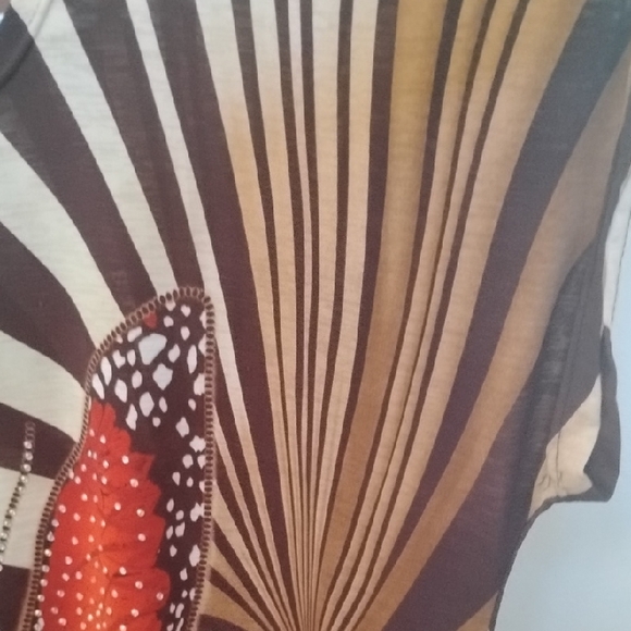 Geometric Butterfly Print Short Sleeve Top - Picture 6 of 10